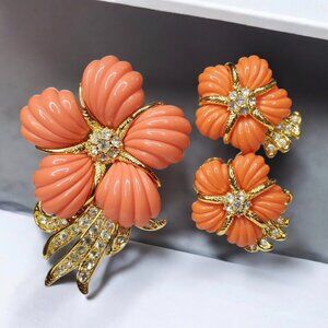 NOLAN MILLER Fab Coral Ribbed Lucite Crystal Flower Brooch & Clip-on Earrings